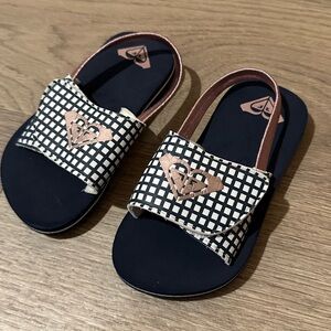 Roxy Kids Navy and Cream Checkered Sandals